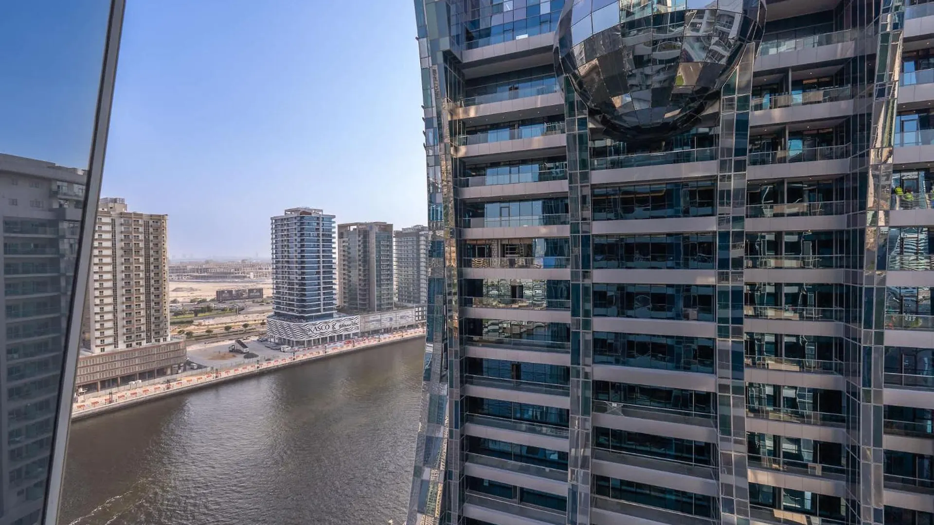 Studio In J One Tower Perfect For Your Stay And Sleeps 4 Dubai Apartment