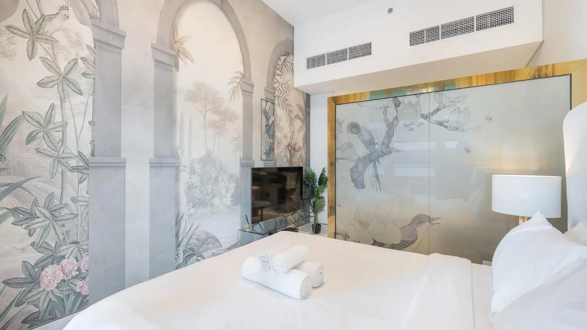 Apartment Studio In J One Tower Perfect For Your Stay And Sleeps 4 Dubai United Arab Emirates